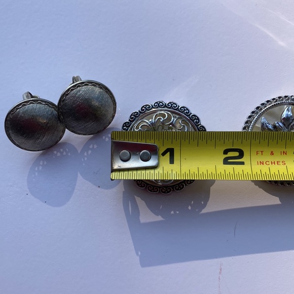 Vintage scarf clips and matching earrings - Picture 6 of 13